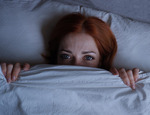 6 symptômes de l'anxiété nocturne : comment calmer une crise d'angoisse la nuit ?
